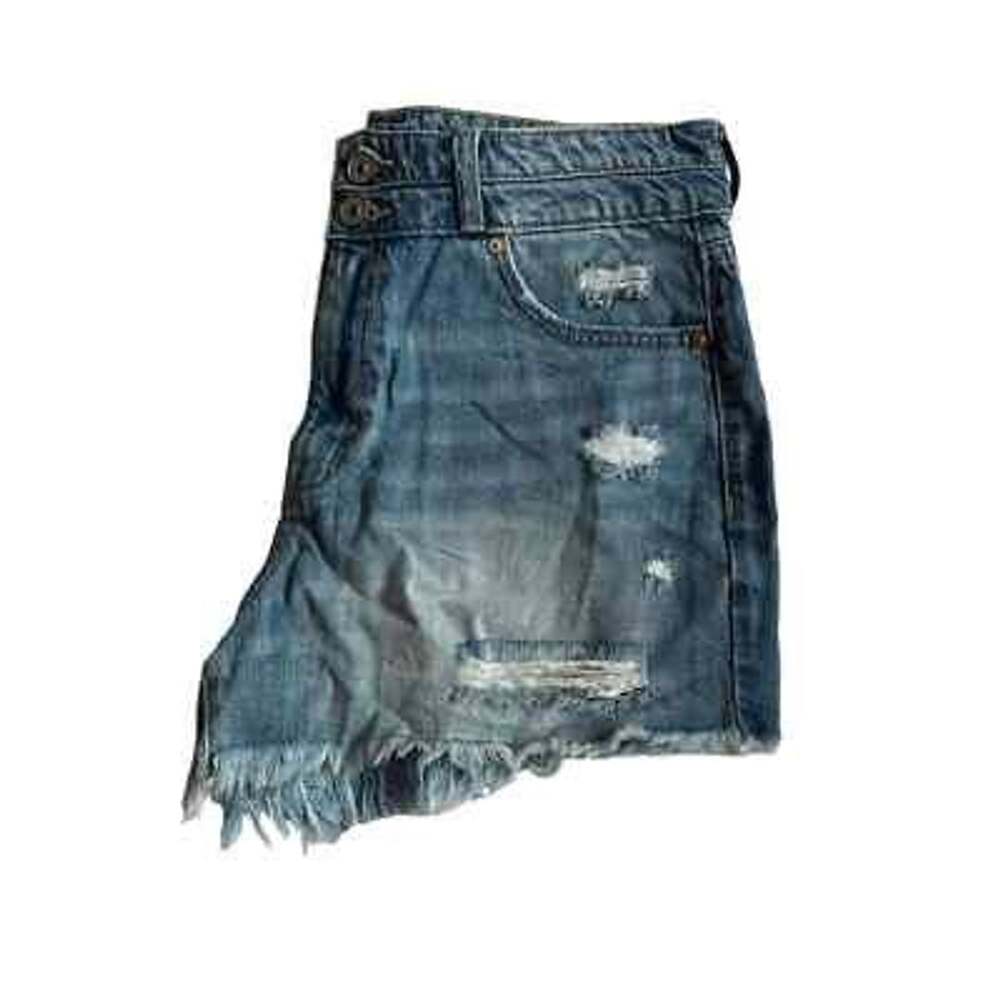 KanCan blue denim shorts size 11/29